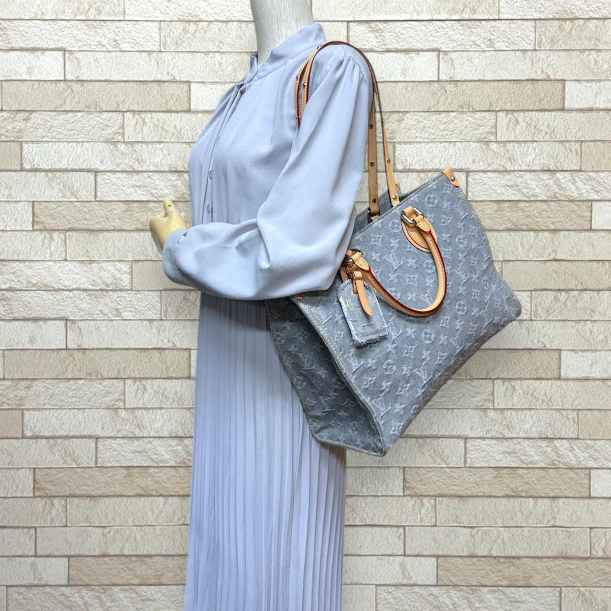 LOUIS VUITTON ルイヴィトン オンザゴーMM モノグラムデニム