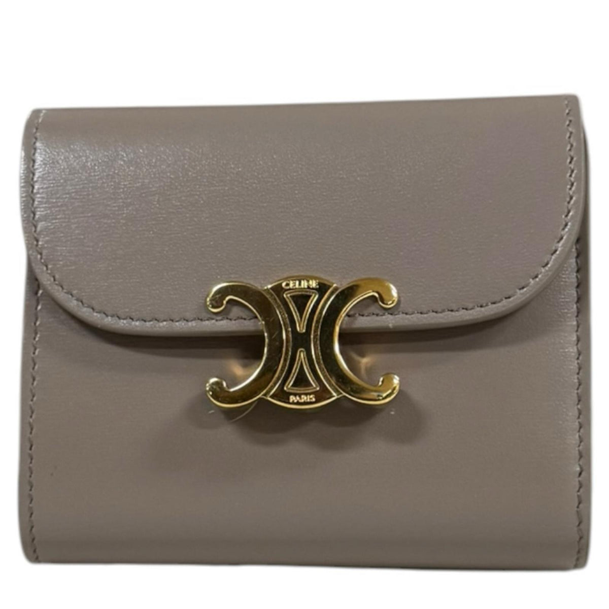 【最終お値下げ】美品！CELINE スモールフラップウォレットトリオンフ CELINE スモール トリオンフ フラップウォレット (CELINE/折りたたみ