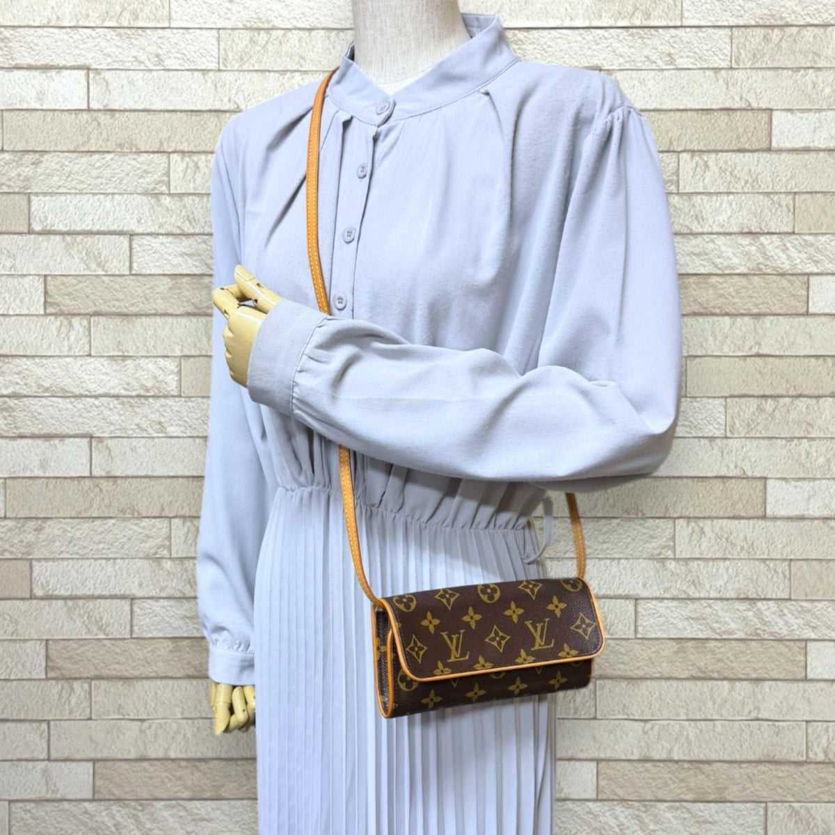 LOUIS VUITTON ルイヴィトン ポシェットツインPM モノグラム