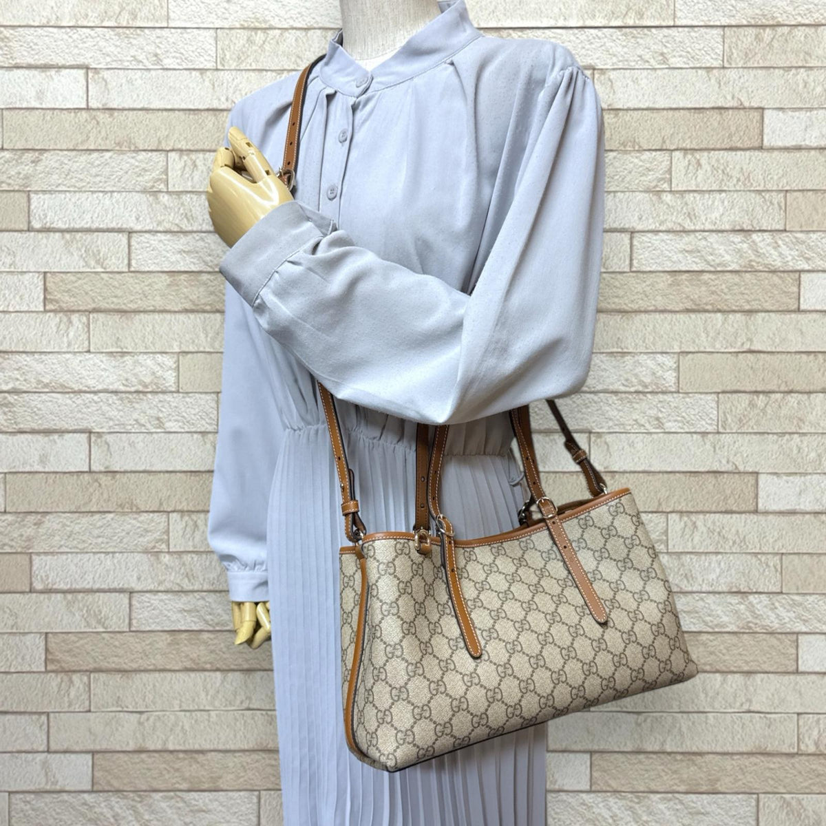 GUCCI グッチ ミディアム トートバッグ GGエンブレム ショルダーバッグ