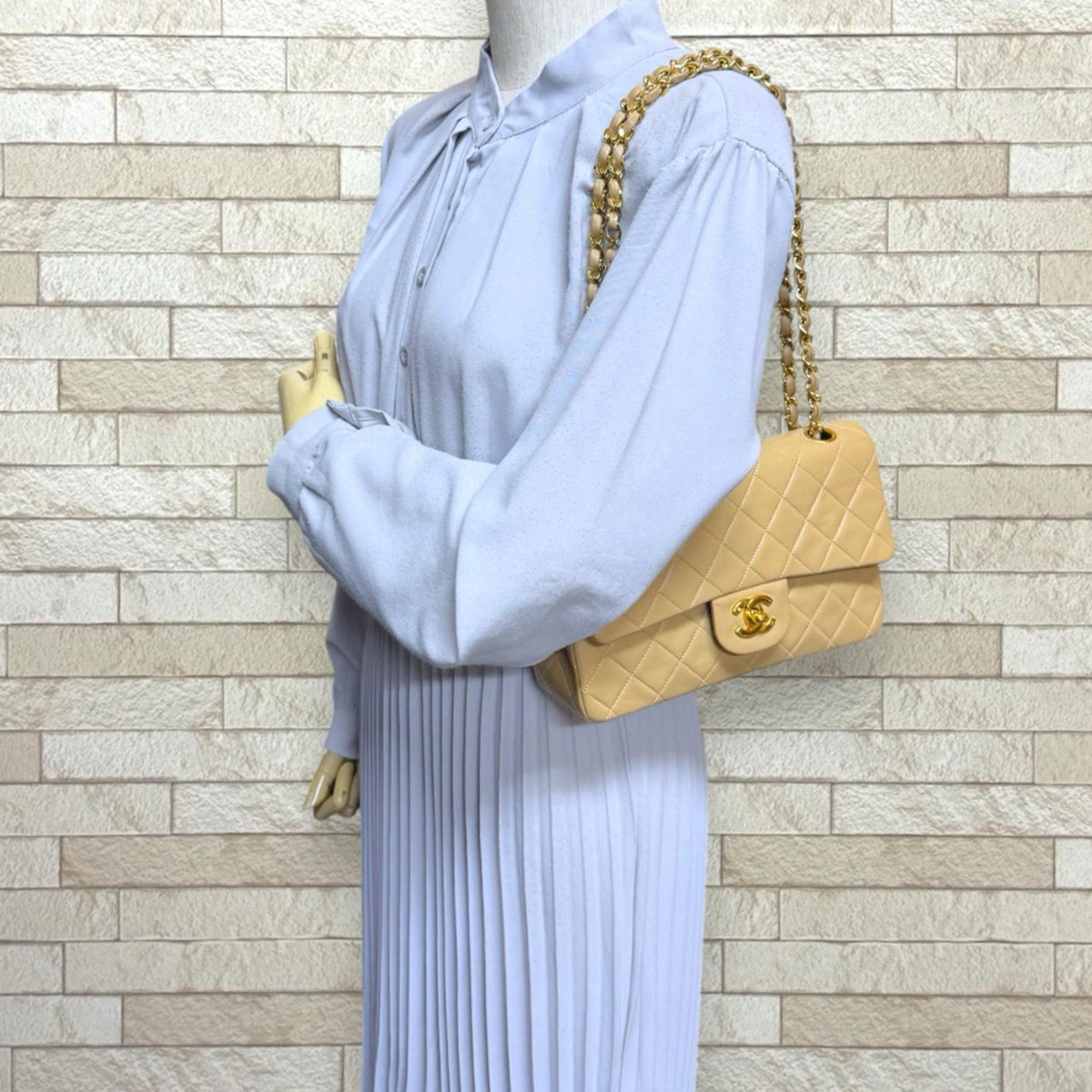 CHANEL シャネル マトラッセ ショルダーバッグ レザー ベージュ