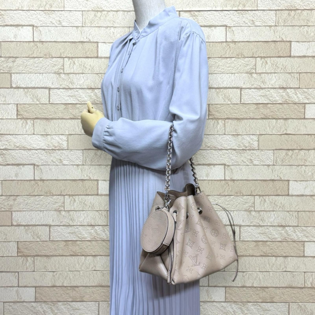 LOUIS VUITTON ルイヴィトン ベラ モノグラムマヒナ ショルダーバッグ