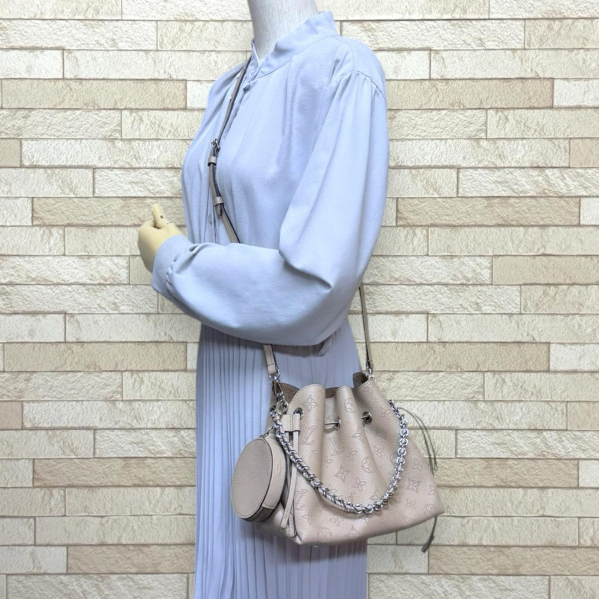 LOUIS VUITTON ルイヴィトン ベラ モノグラムマヒナ ショルダーバッグ 