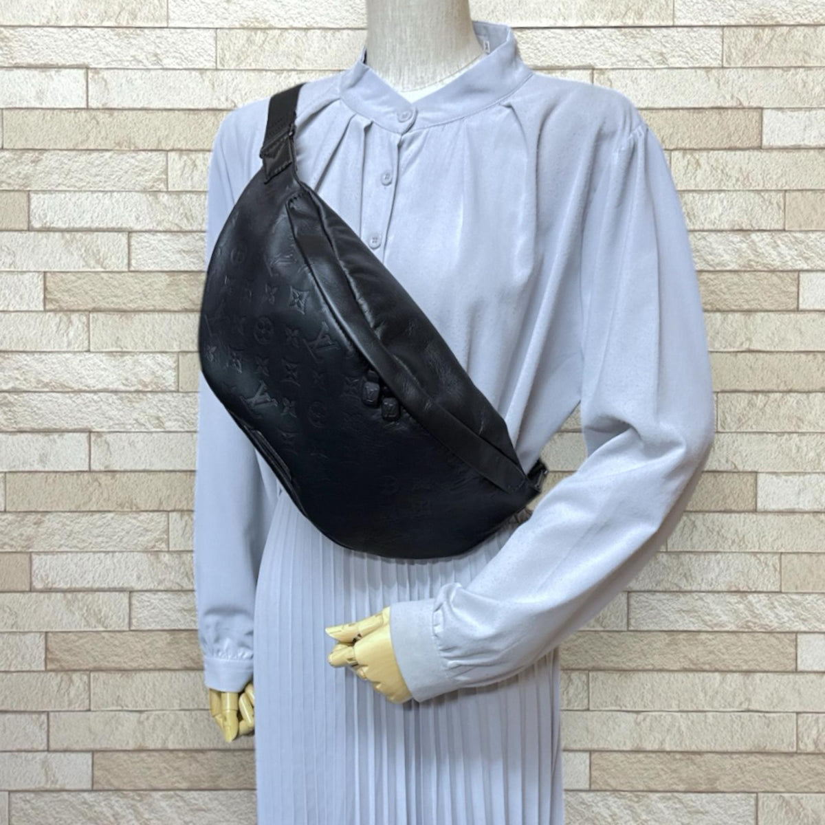 LOUIS VUITTON ルイヴィトン ディスカバリーバムバッグPM モノグラム