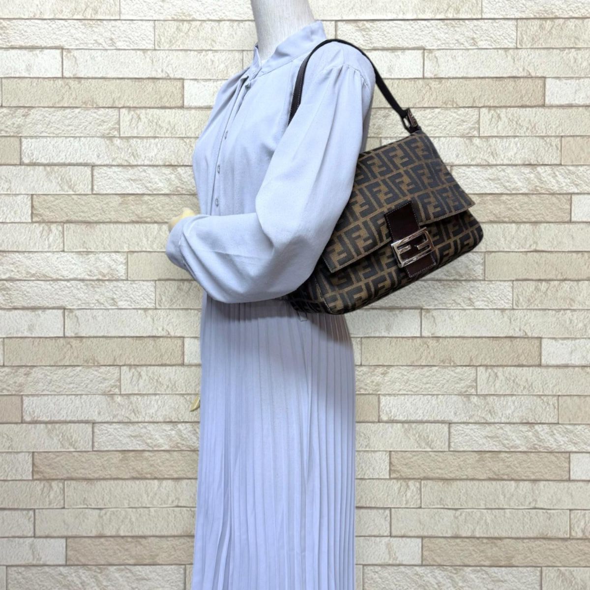 FENDI フェンディ マンマバケット ズッカ ショルダーバッグ キャンバス