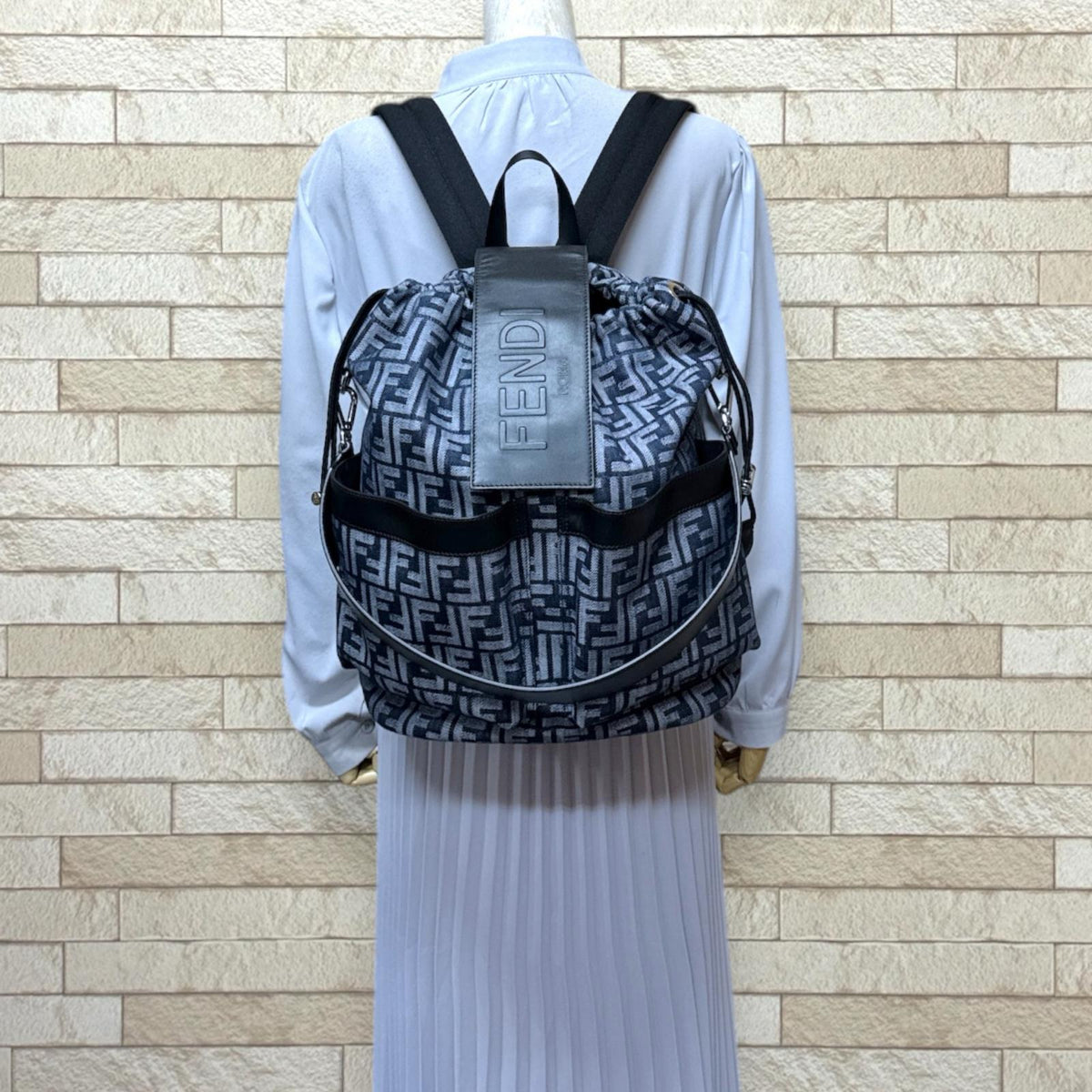 FENDI フェンディ FFジャガードストライクミディアム リュック