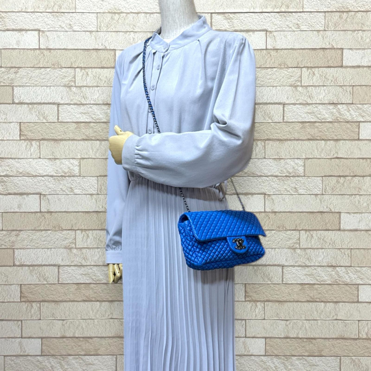 CHANEL シャネル マイクロマトラッセ ショルダーバッグ レザー ブルー