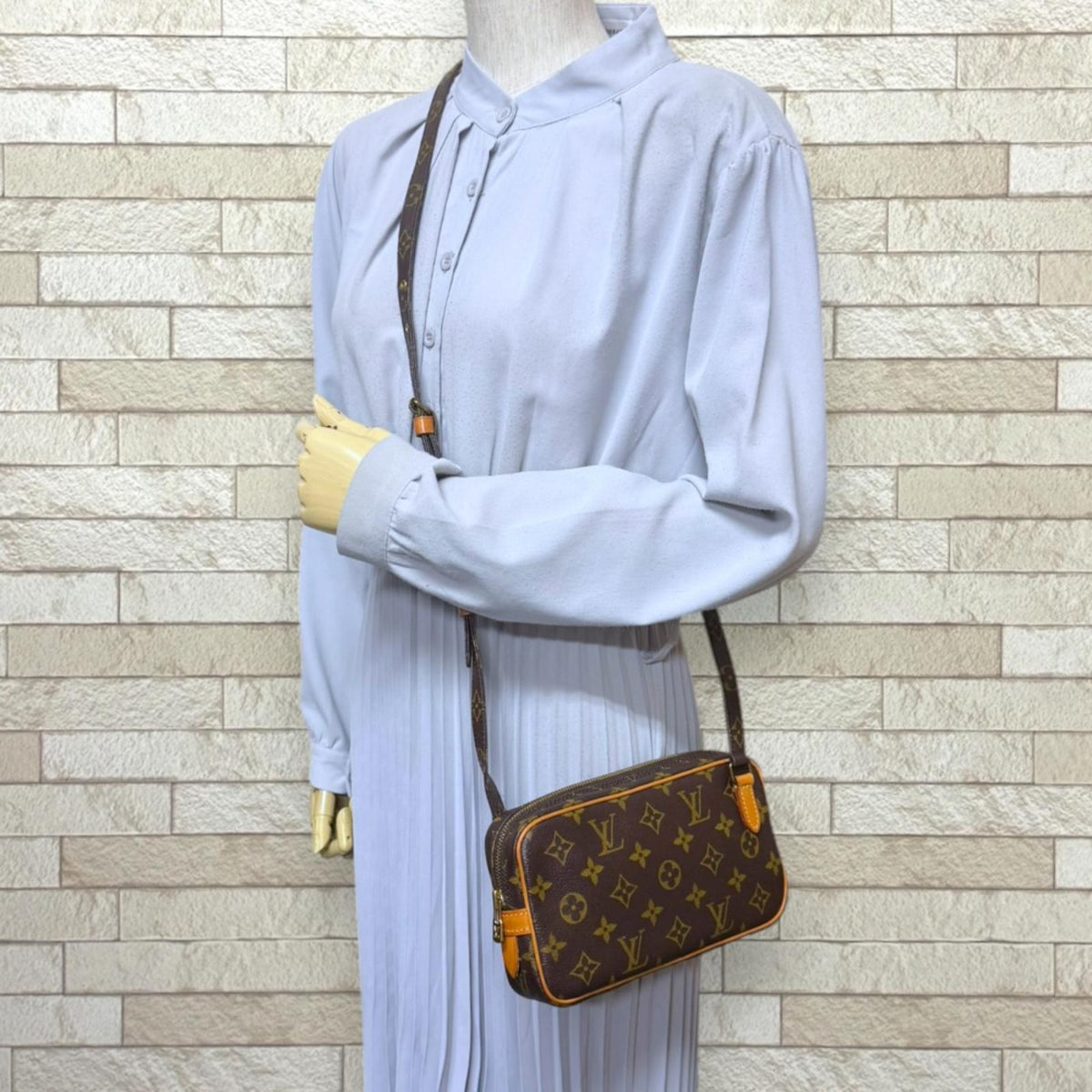LOUIS VUITTON ルイヴィトン ポシェットマルリーバンドリエール