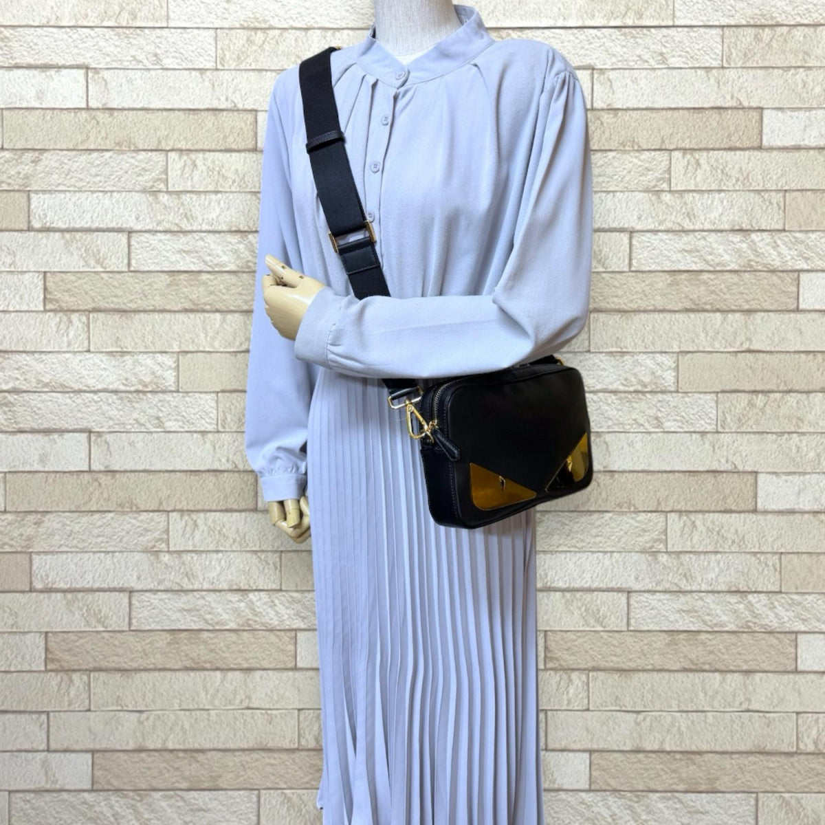 FENDI フェンディ バッグバグズ ショルダーバッグ レザー ブラック