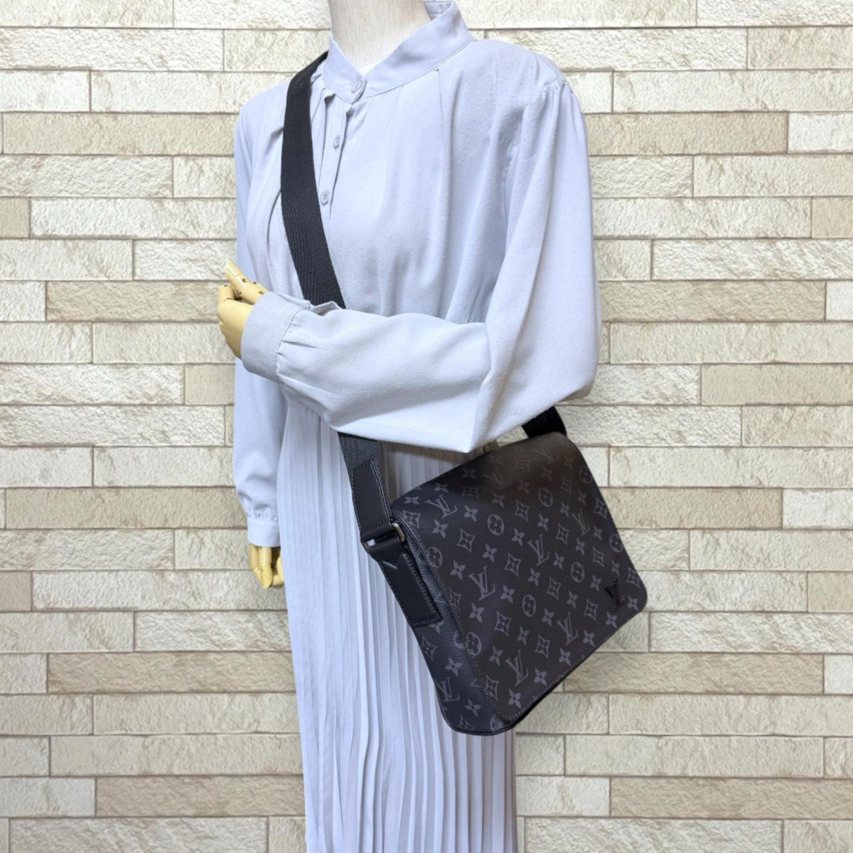 LOUIS VUITTON ディストリクトPM モノグラムエクリプス レザー LOUIS VUITTON ルイヴィトン ディストリクトPM NM モノグラム