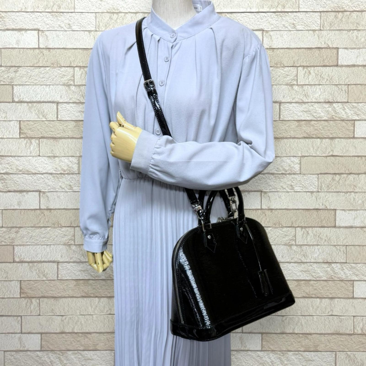 LOUIS VUITTON ルイヴィトン アルマPM エピ エレクトリック ショルダー 