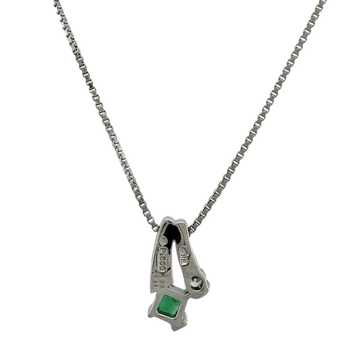 pt850エメラルドグリーンプラチナ花形ペンダント ネックレス pt850エメラルドグリーンプラチナ花形ペンダント ネックレス