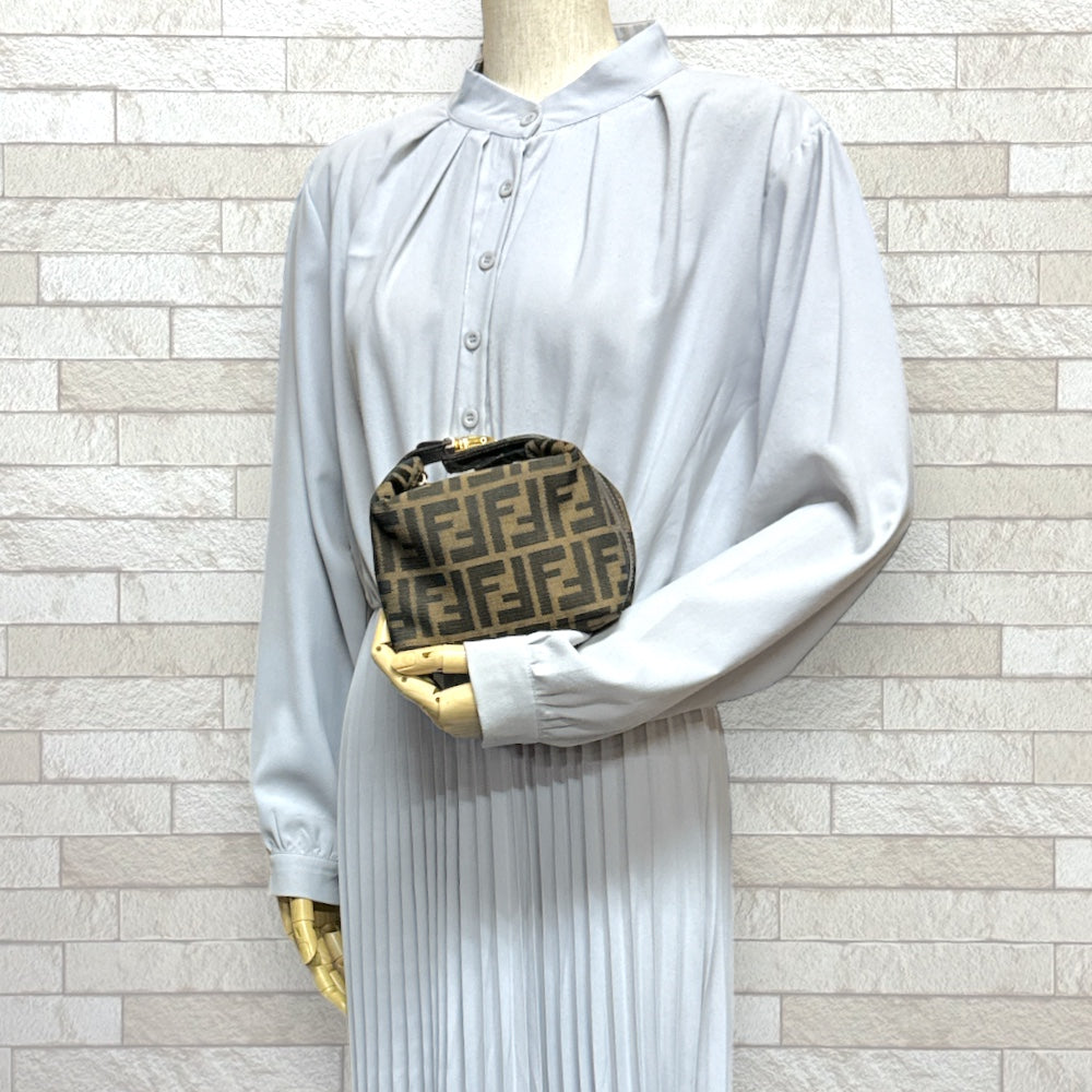 FENDI フェンディ ズッカ ポーチ レディース 中古 – 【公式