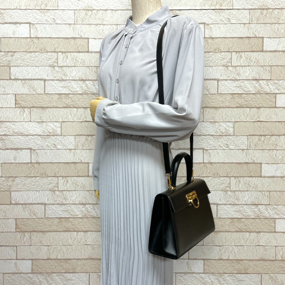 Salvatore Ferragamo Salvatore Ferragamo Ganchini Shoulder Bag