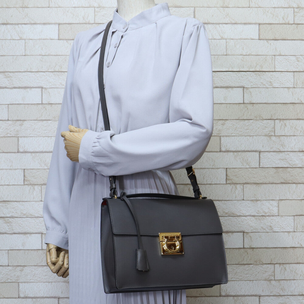 Salvatore Ferragamo ガンチーニ レザー ハンドバッグ グレー Salvatore Ferragamo Gancini Shoulder Bag Leather Grey Women's Used