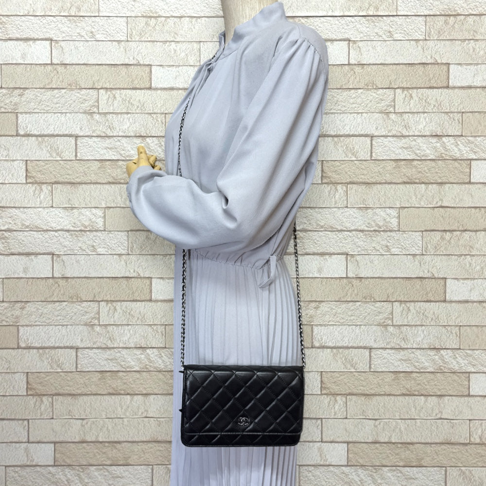 シャネル マトラッセ ウォレットチェーン ラムスキン レディース CHANEL  中古 CHANEL シャネル マトラッセ ウォレットチェーン ラムスキン
