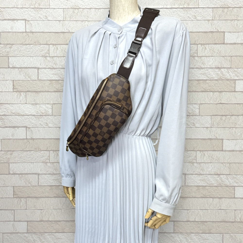LOUIS VUITTON ルイヴィトン バムバッグ・メルヴィール ダミエ ボディ