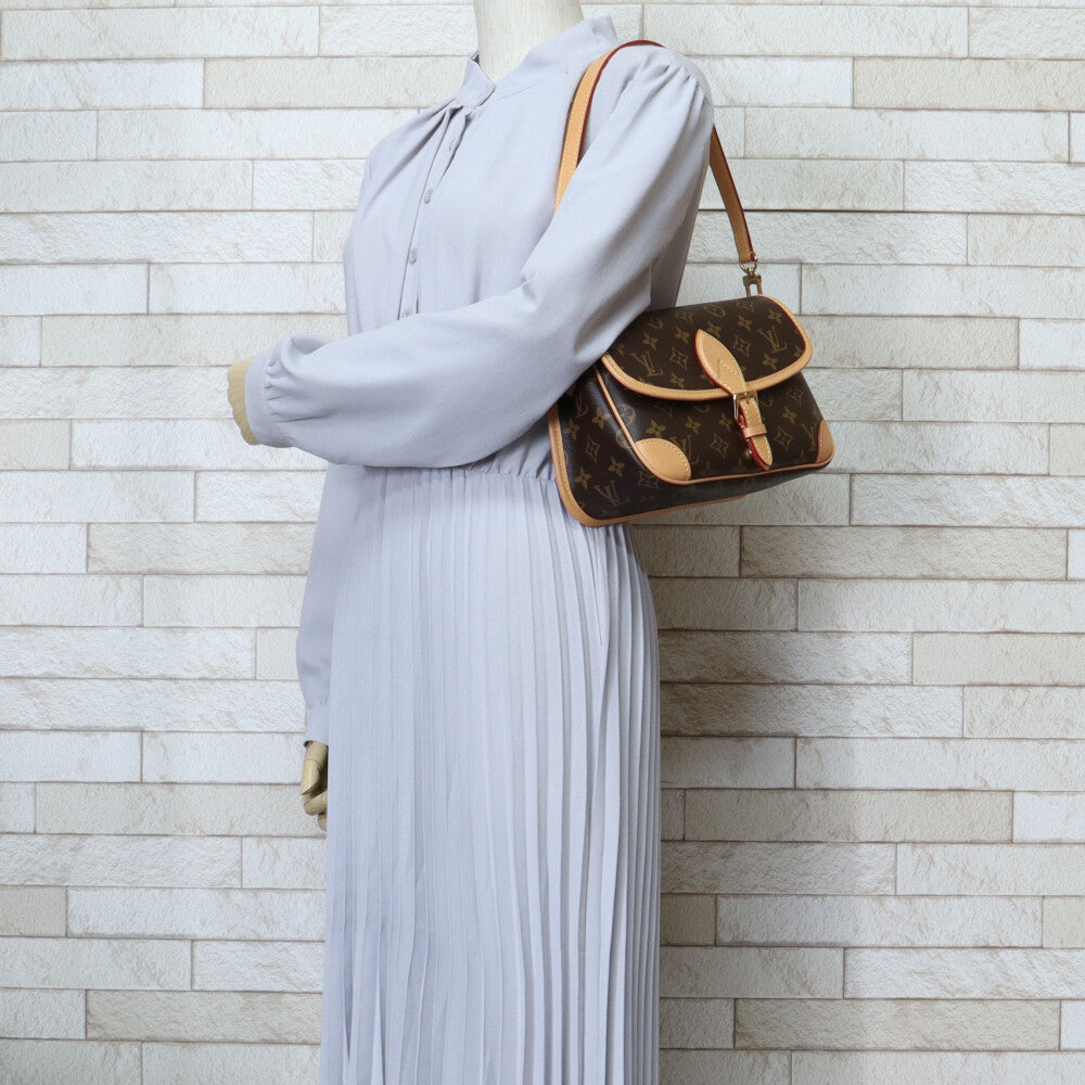 LOUIS VUITTON ルイヴィトン ディアヌ NM PM ショルダーバッグ モノグラムキャンバス レディース [中古] LOUIS VUITTON ルイヴィトン ディアヌNM PM モノグラム ショルダー