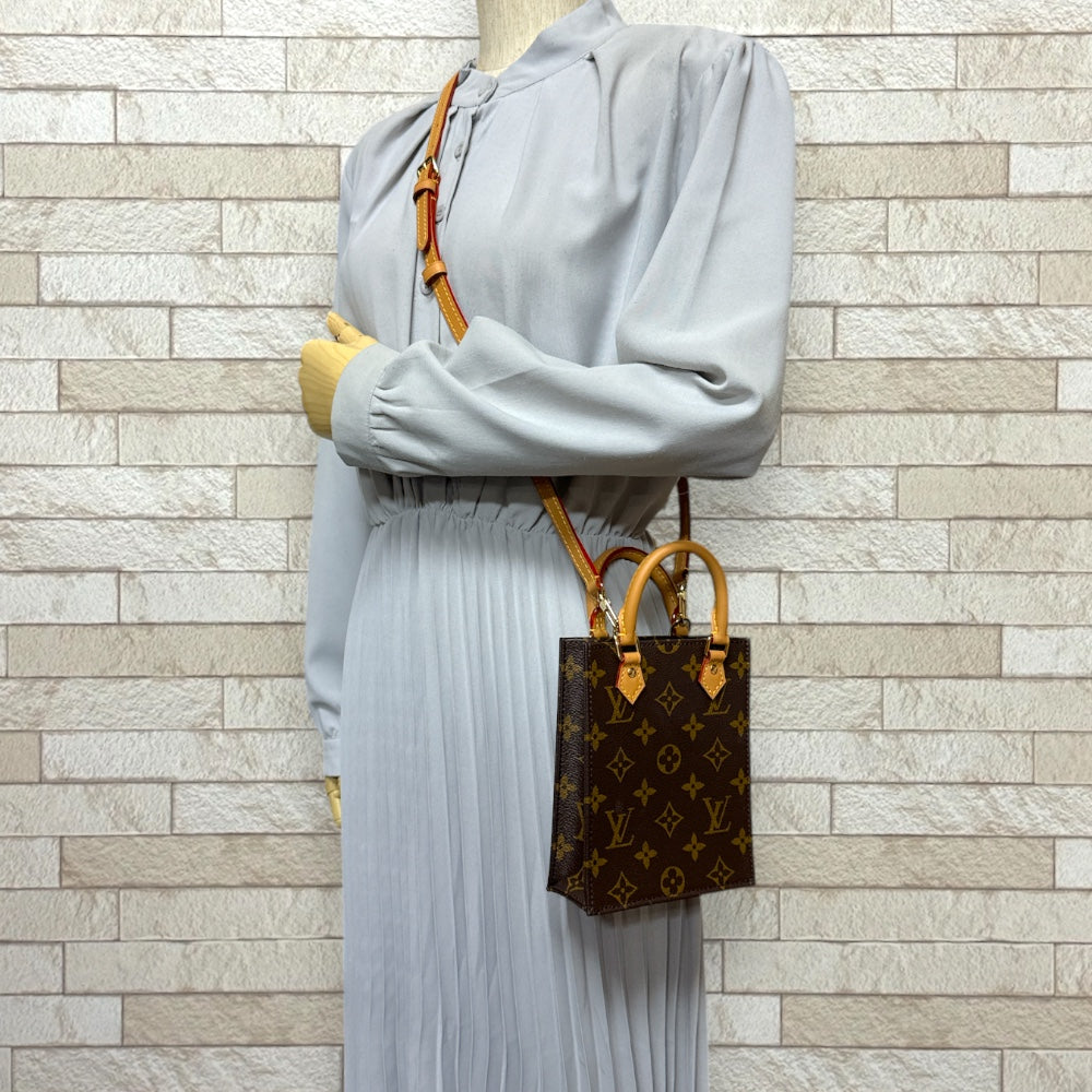 LOUIS VUITTON ルイヴィトン プティット・サックプラ モノグラム