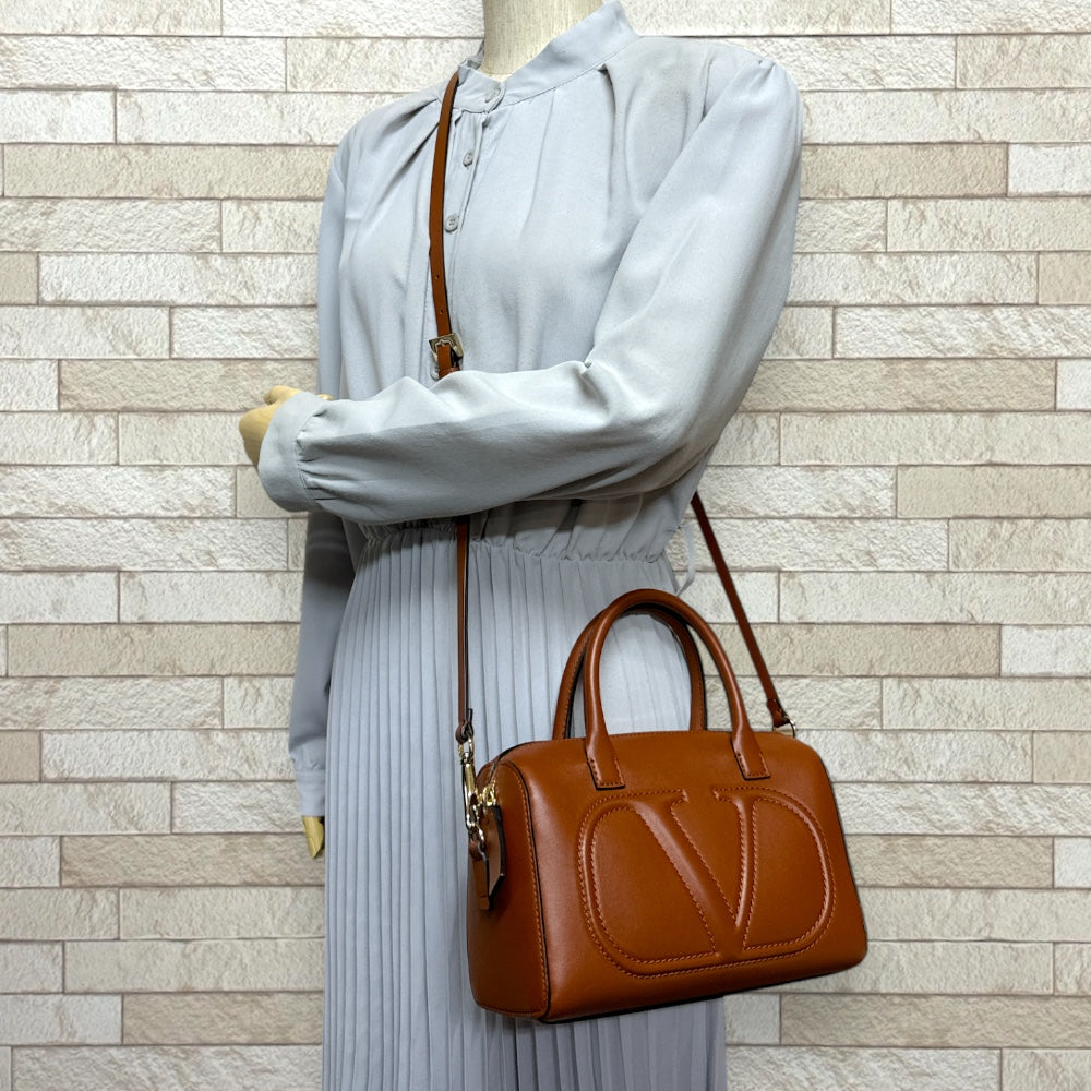 未使用　ヴァレンティノ　ガラヴァーニ　レザー　ビジネスバック　ブラウン Valentino Garavani ヴァレンティノ・ガラヴァーニ ショルダーバッグ