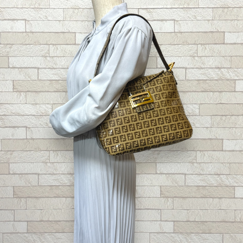 FENDI フェンディ ズッキーノ ショルダーバッグ エナメル ブラウン