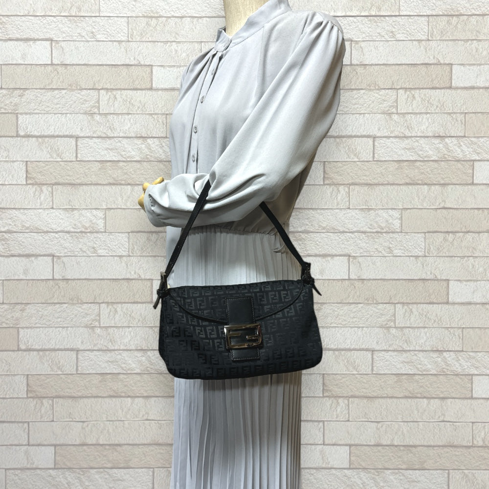 FENDI フェンディ マンマバケット ズッキーノ ショルダーバッグ