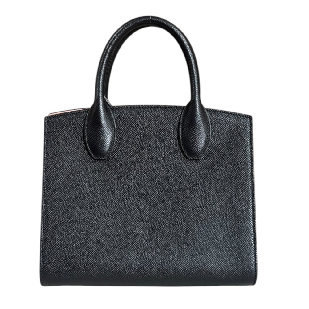 Salvatore Ferragamo サルヴァトーレフェラガモ スタジオボックス