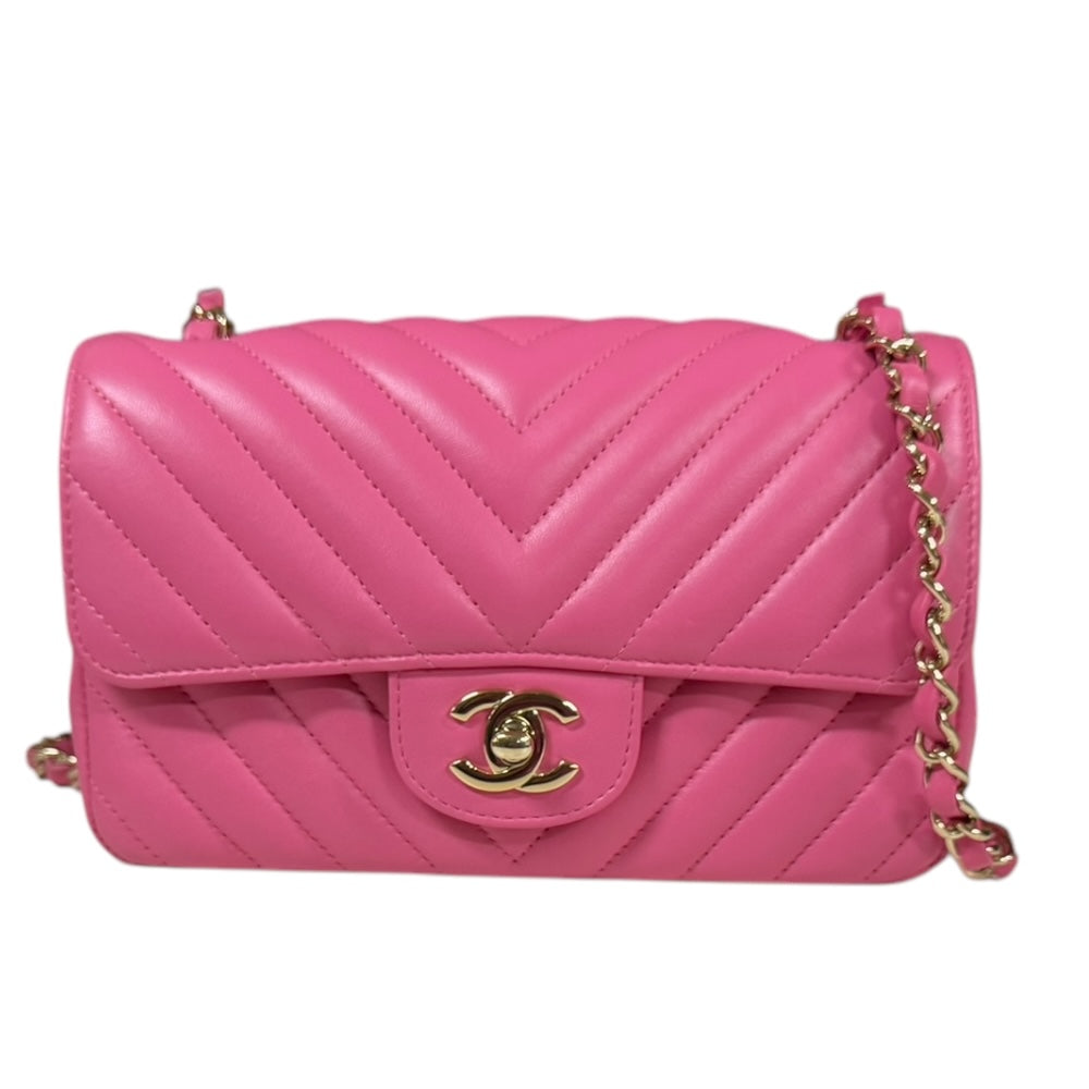 ほぼ未使用　CHANEL ピンク バッグ CHANEL シャネル Vステッチ ショルダーバッグ ラムスキン ピンク