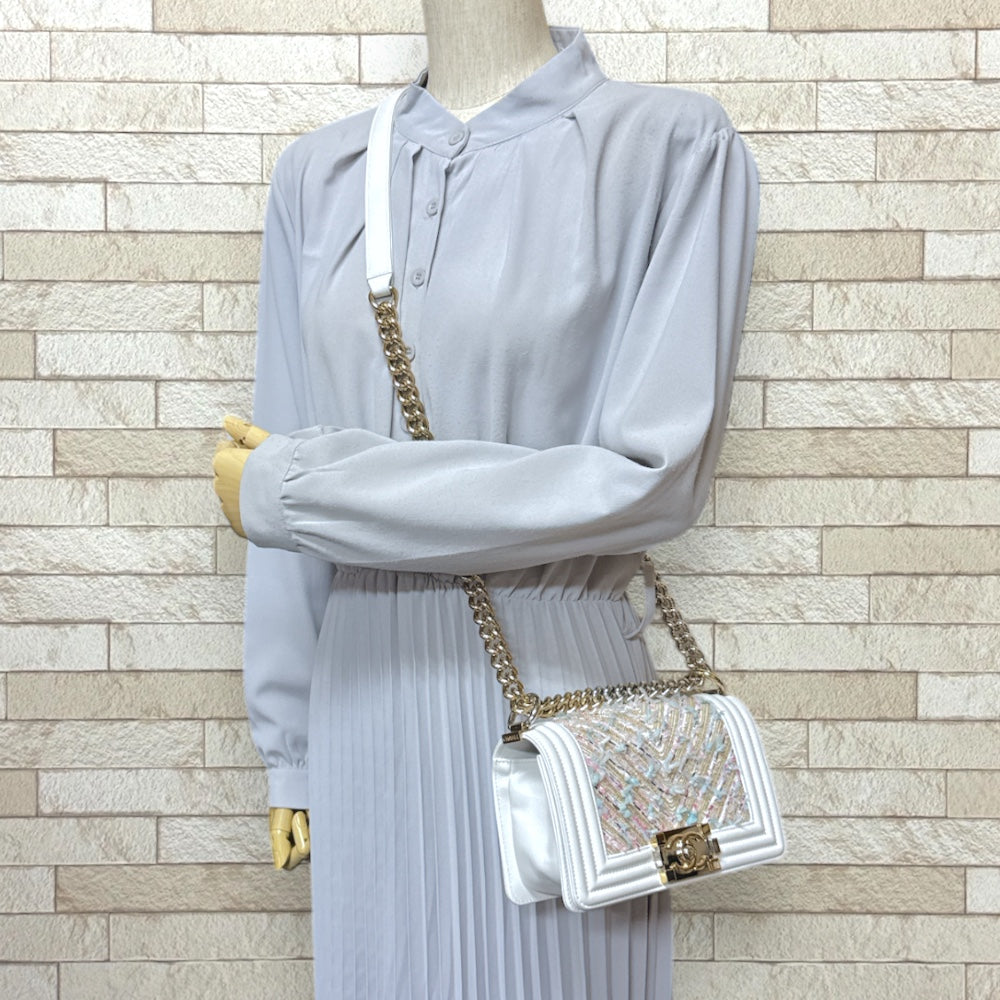 CHANEL ホワイト レザー ショルダーバッグ 楽天市場】【バッグ】CHANEL シャネル マトラッセ チェーンショルダー