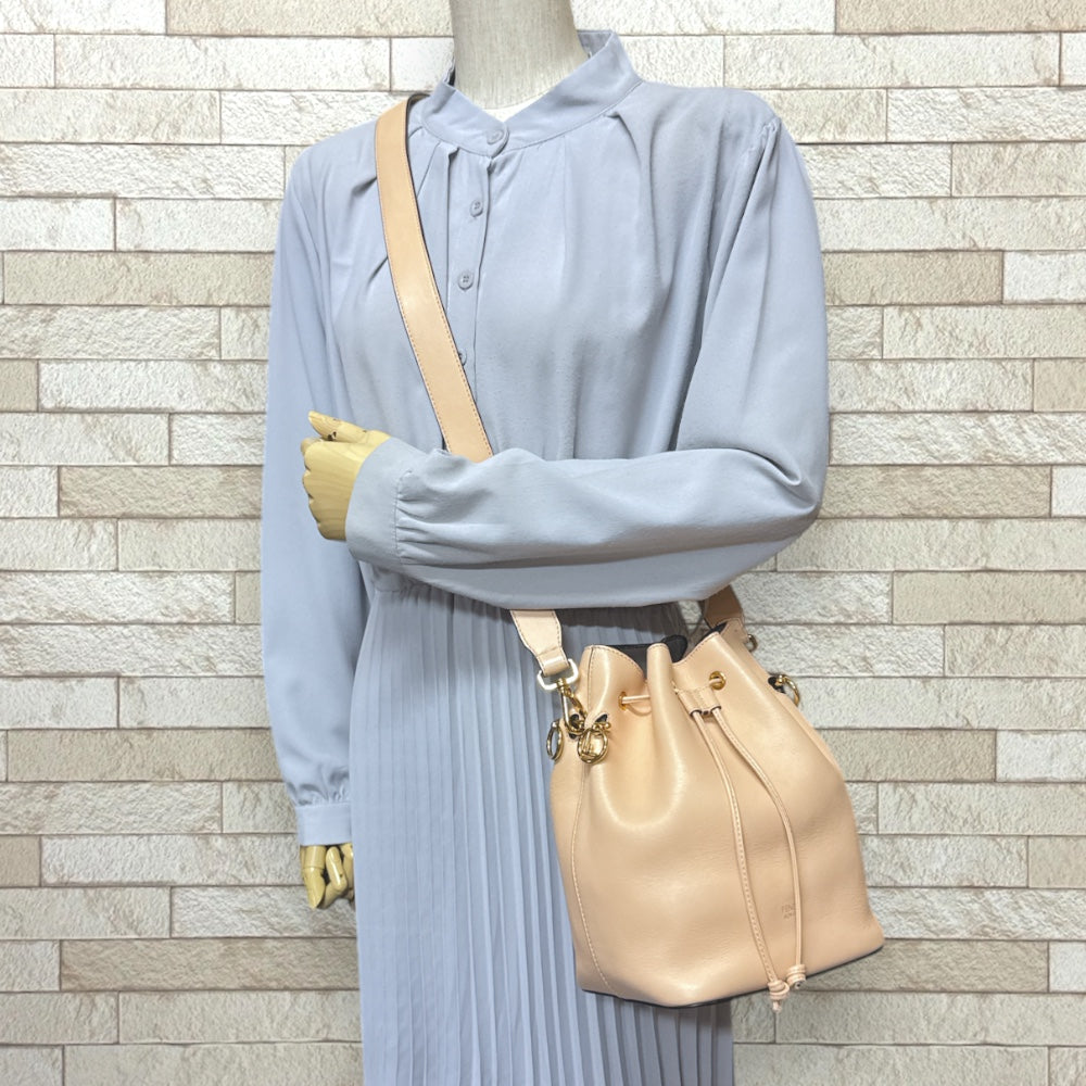 FENDI モントレゾールベージュ FENDI フェンディ モントレゾール ショルダーバッグ レザー ベージュ