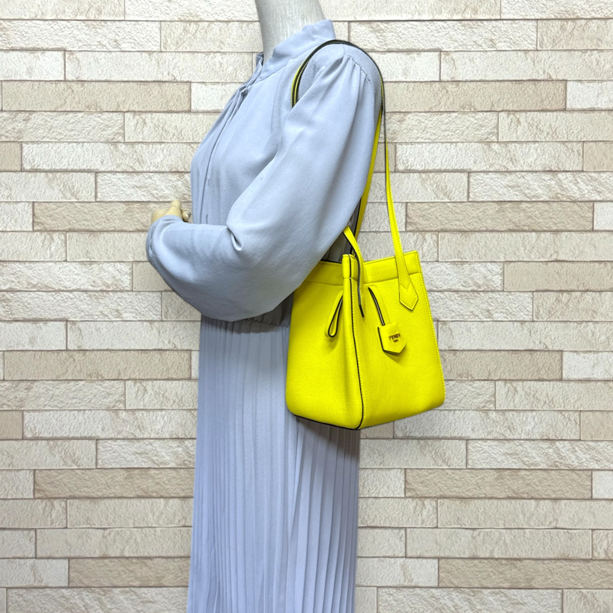 FENDI(フェンディ) ショルダーバッグ オリガミ スモール 8BS083 イエロー レザー FENDI フェンディ オリガミ スモール ショルダーバッグ レザー