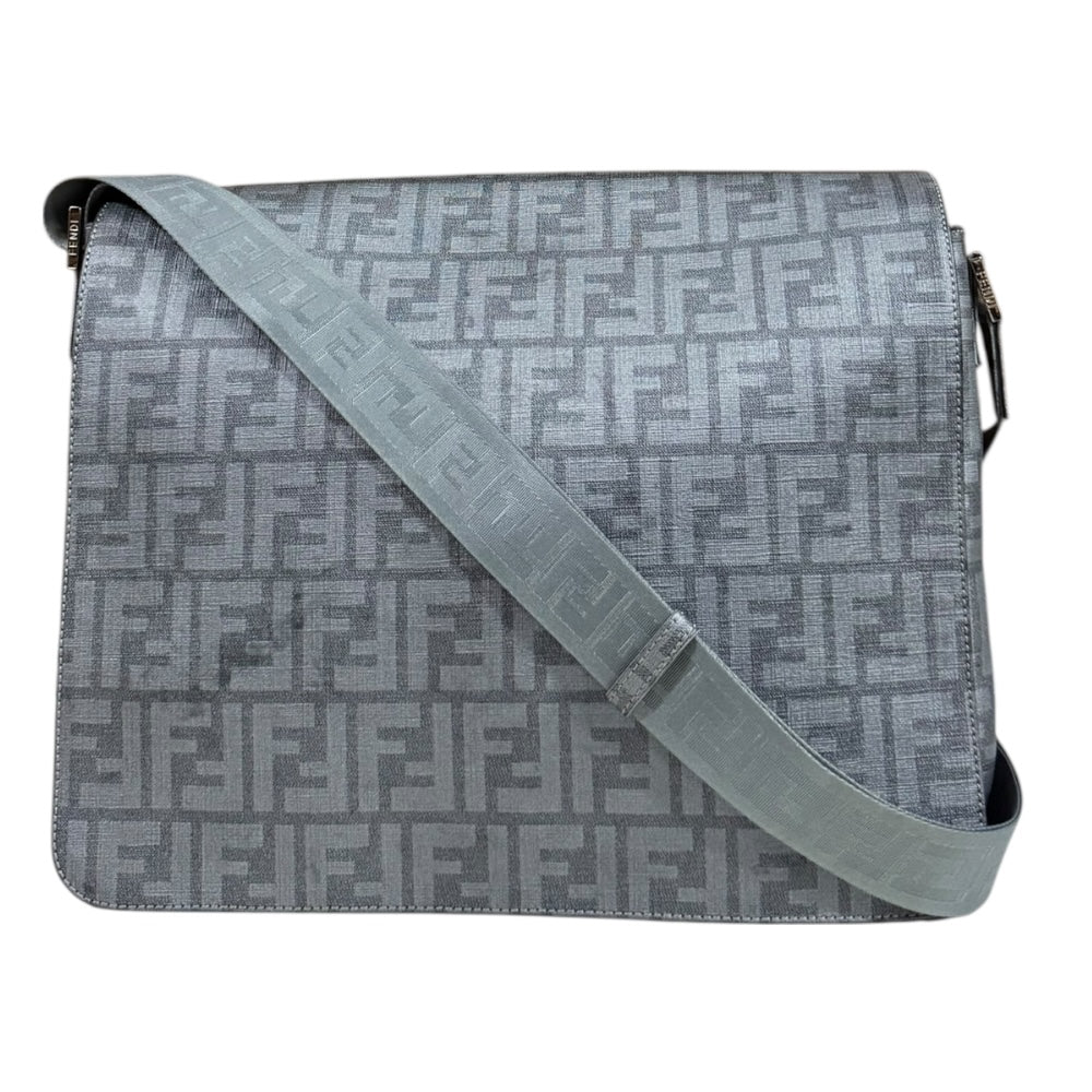 FENDI フェンディ メッセンジャーバッグ ズッカ ショルダー