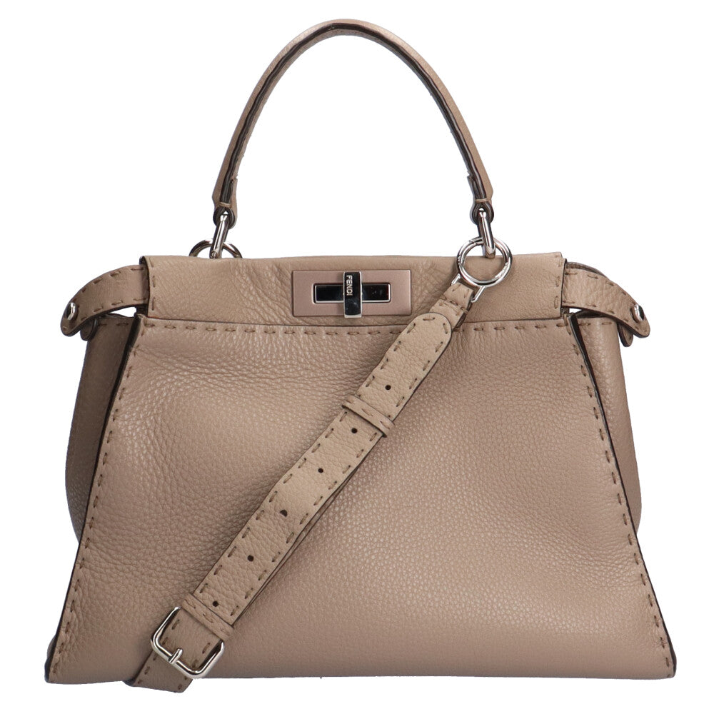 【美品】フェンディ FENDI ピーカブー ショルダーバッグ グレージュ フェンディの不朽のアイコンバッグ「ピーカブー」。 グレージュのフル