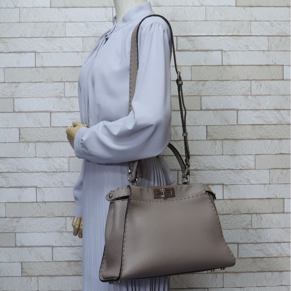FENDI フェンディ ピーカブー セレリア ショルダーバッグ カーフ