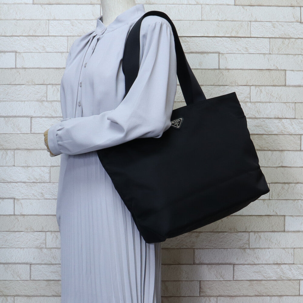 プラダ 黒 ナイロン トートバッグ PRADA 黒 ナイロン トートバッグ Prada - Black Nylon Zip Tote Bag