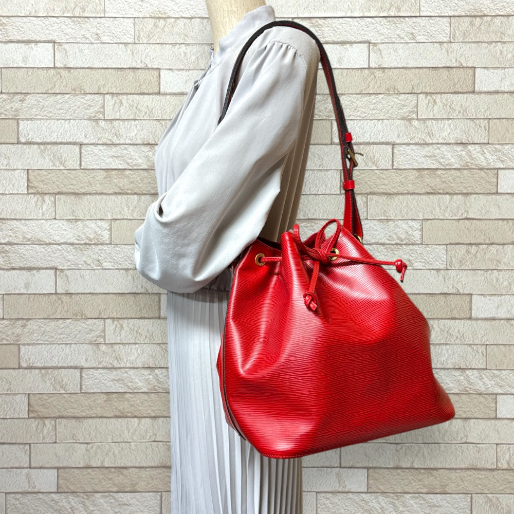 LOUIS VUITTON ルイヴィトン プチノエ エピ ショルダーバッグ