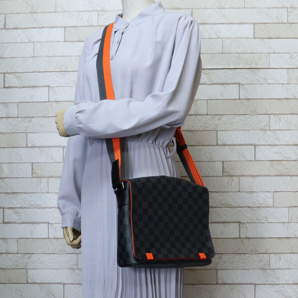 LOUIS VUITTON ルイヴィトン ディストリクトPM NM ダミエグラフィット