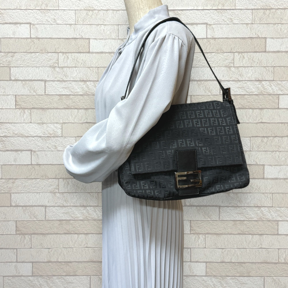 FENDI フェンディ マンマバケット ズッキーノ ショルダーバッグ