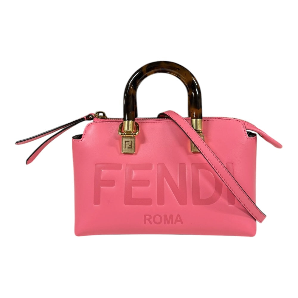 フェンディ　美品FENDI ピンクレザー水筒カバー FENDI フェンディ バイザウェイ ミニ ショルダーバッグ レザー ピンク