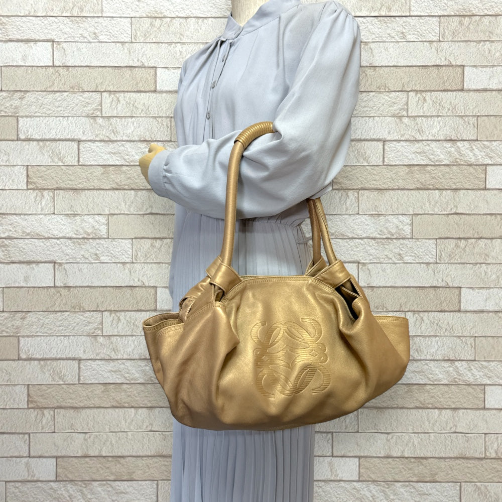 c*✨様 【LOEWE ロエベ】　ナッパアイレ　アナグラム　ゴールド　ハンドバッ LOEWE ロエベ ナッパアイレ ハンドバッグ レザー ゴールド レディース