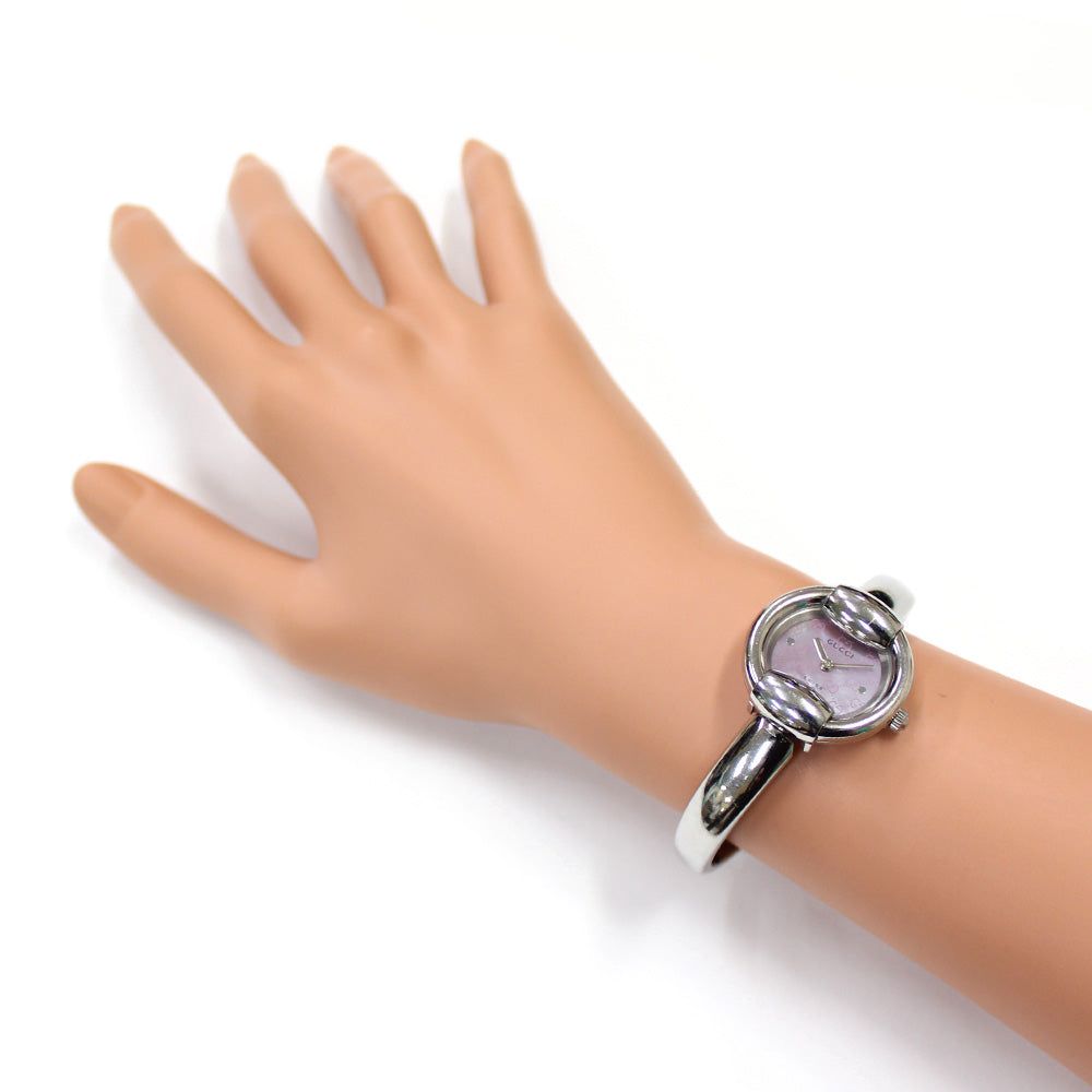 グッチ　腕時計　レディース 美品 グッチ GUCCI 黒文字盤 革ベルト レディース 腕時計 F626