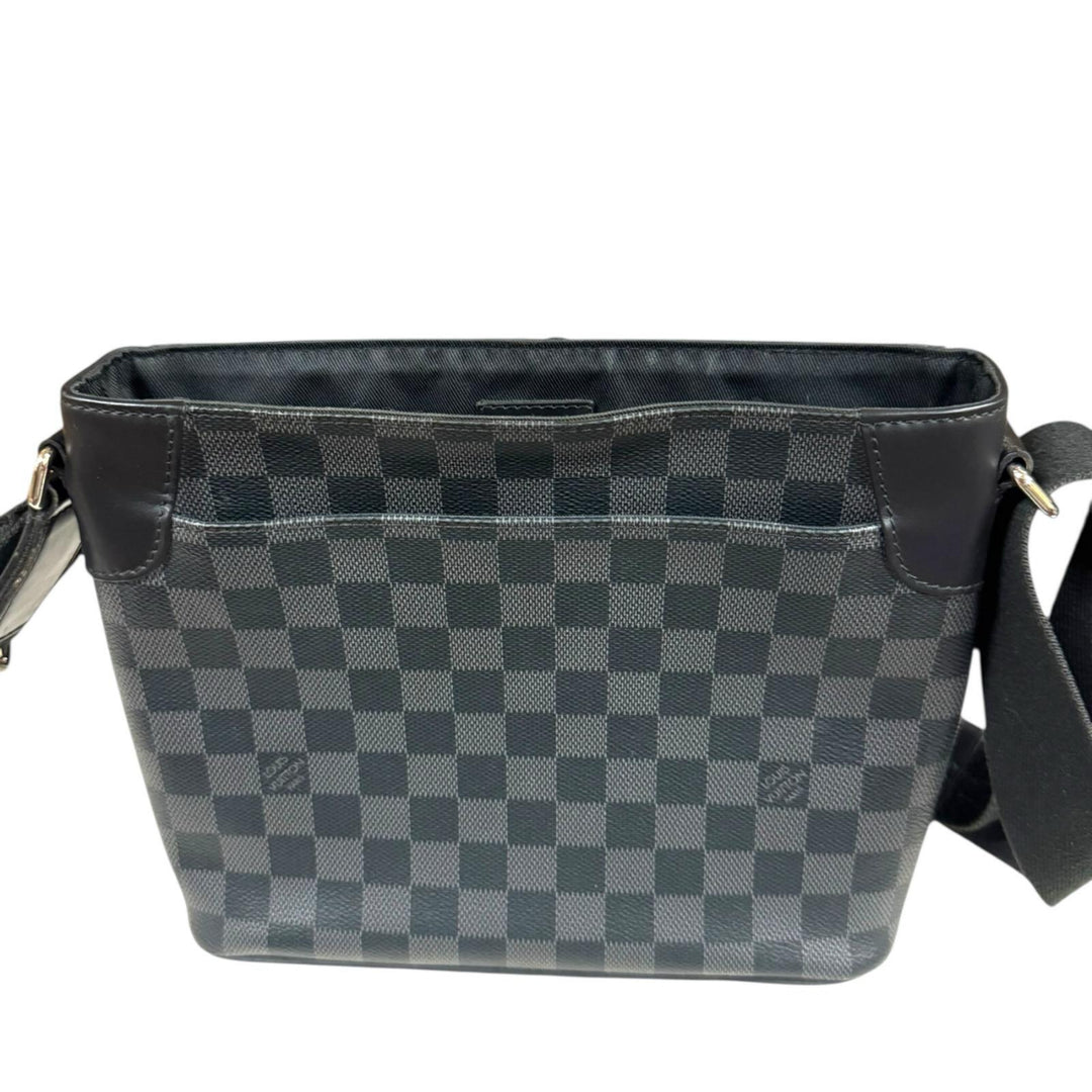 LOUIS VUITTON ルイヴィトン ディストリクトPM NM ダミエグラフィット