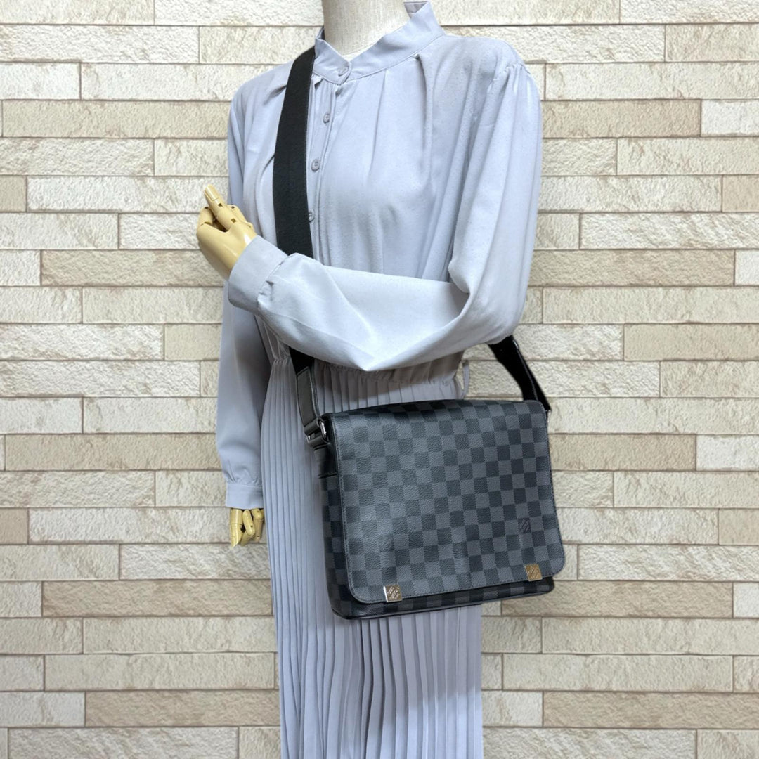 LOUIS VUITTON ルイヴィトン ディストリクトPM NM ダミエグラフィット