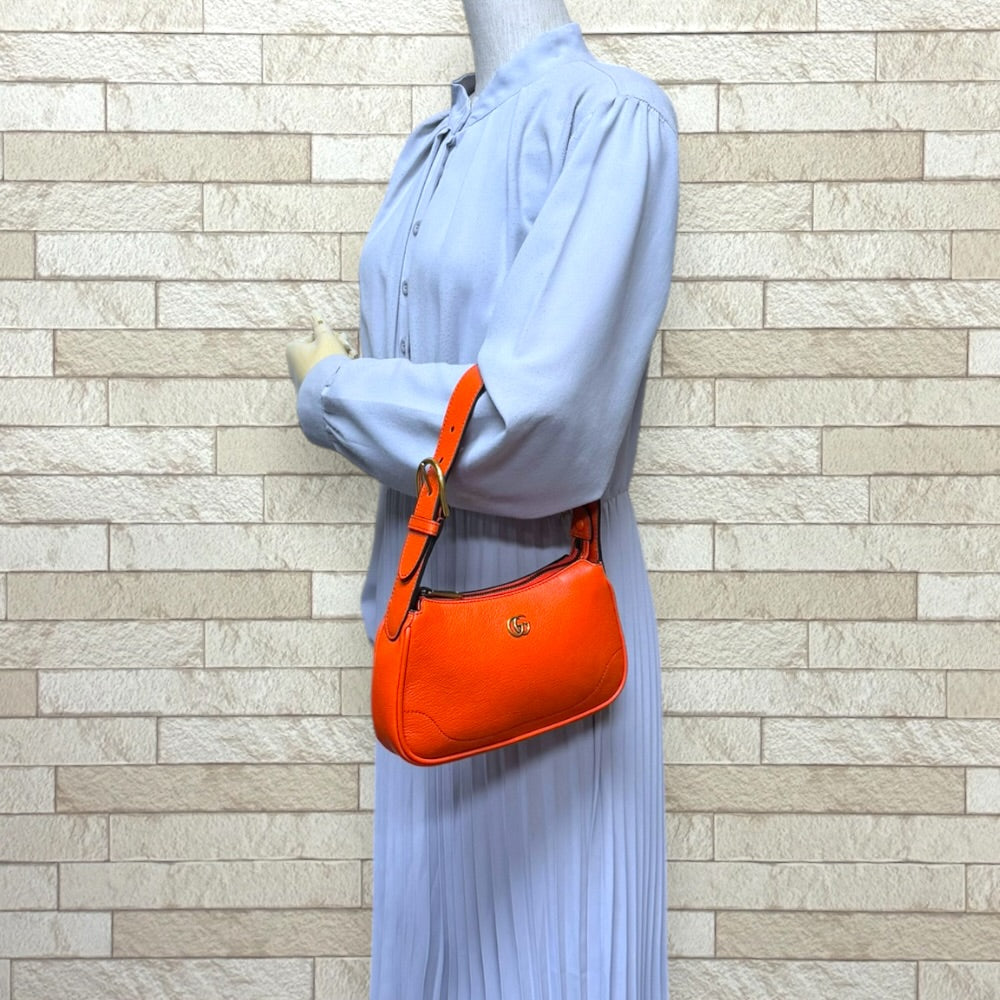 美品 GUCCI ハンドバッグ シマレザー GGチャーム ゴールド金具 オレンジ GUCCI グッチ アフロディーテ ミニ GGマーモント ハンドバッグ レザー