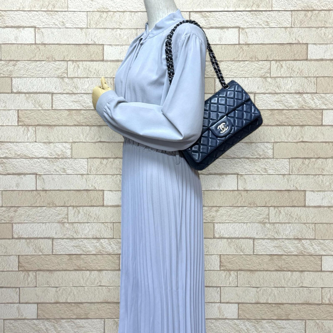 CHANEL シャネル マトラッセ ショルダーバッグ ラムスキン ネイビー