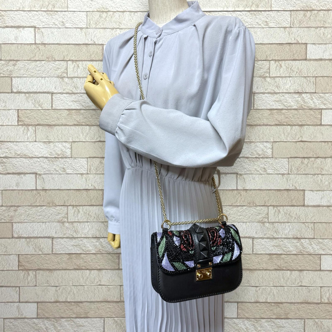 ヴァレンティノ ガラヴァーニ ロックスタッズ ブラック 美品 おしゃれ女子 Valentino Garavani ヴァレンティノ・ガラヴァーニ ロックスタッズ