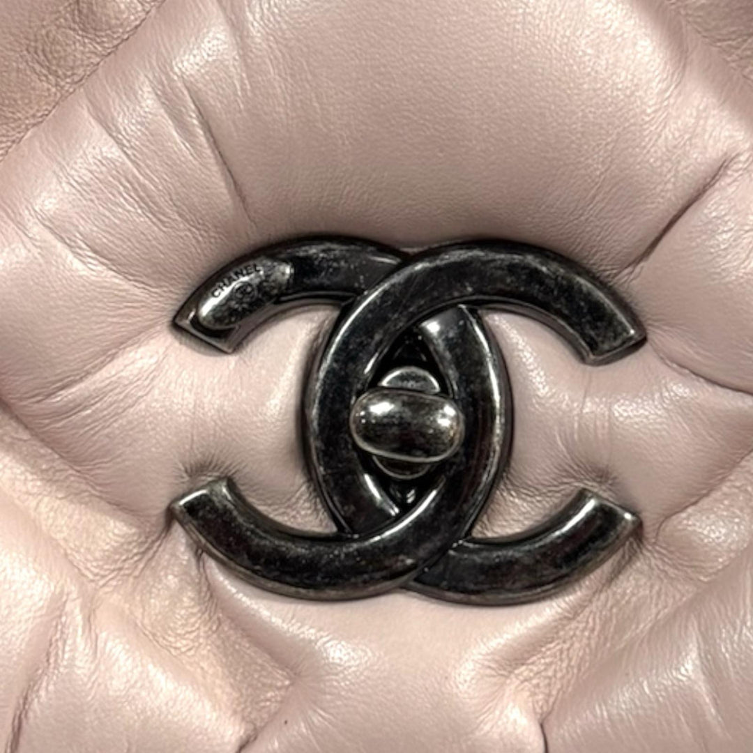 CHANEL シャネル バブルキルト ショルダーバッグ レザー ピンク