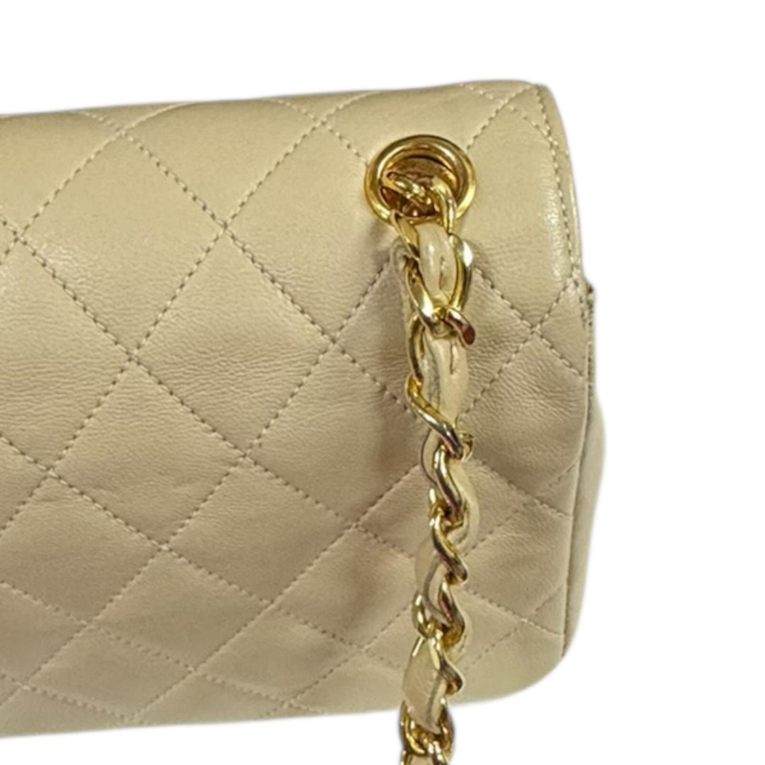 CHANEL シャネル ミニマトラッセ ショルダーバッグ レザー ベージュ