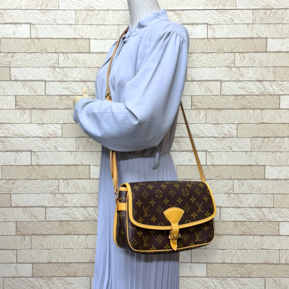 LOUIS VUITTON ルイヴィトン ソローニュ モノグラム ショルダーバッグ