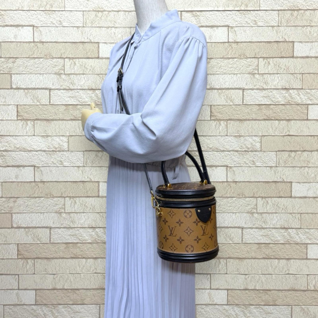LOUIS VUITTON ルイヴィトン カンヌ モノグラムリバース ショルダー